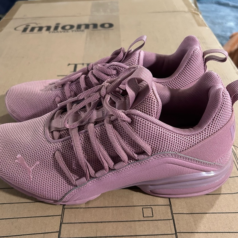 Women's Puma sneakers